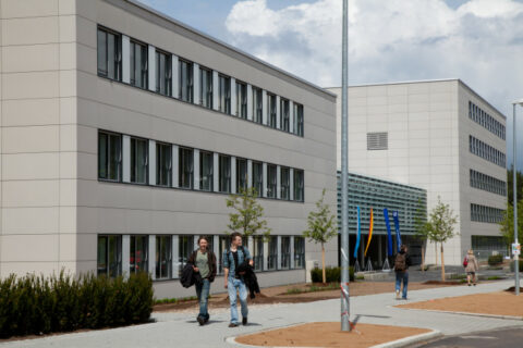 Zum Artikel "185 Schüler treten beim Tag der Mathematik gegeneinander an"