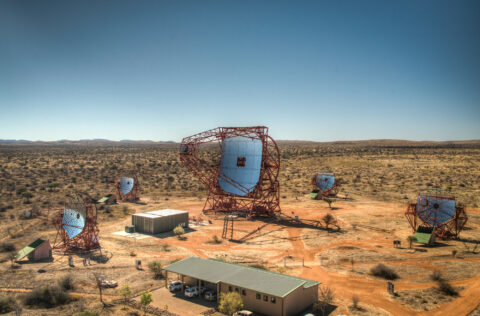 Foto des H.E.S.S.-Arrays in Namibia (Foto: C. Föhr, MPIK)