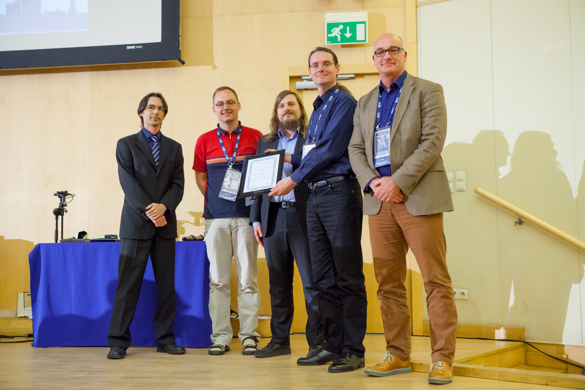 Zum Artikel "Forscher der FAU gewinnen EURO Excellence in Practice Award 2016"