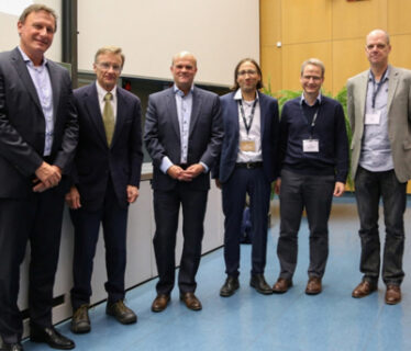 Von links nach rechts: Dr. Thomas Groesser (BASF-AG), Dr. Edward Schlenk (Wilhelm Schlenk’s Enkelsohn), der Preisträger Prof. Dr. Sjoerd Harder, Prof. Dr. Reiner Anwander (Preiskomitee Universität Tübingen) und die ehemaligen Preisträger Prof. Dr. Philip Mountford (University of Oxford) und Prof. Dr. Warren Piers (University of Calgary) (Foto: Universität Tübingen)