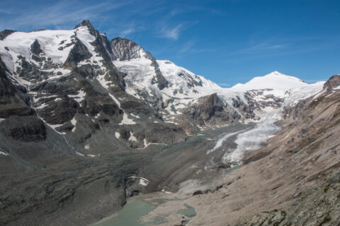 Pasterze Gletscher am Großglockner (h.l.) in den österreichischen Hohe Tauern. Die Pasterze ist der größte Gletscher Österreichs und zählt zu den am stärksten schuttbedeckten Gletschern der Alpen. (Foto: FAU/Christian Sommer)