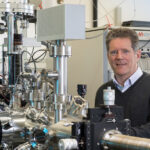 Prof. Dr. Hans-Peter Steinrück at his lab (Photo: Erich Malter / FAU)