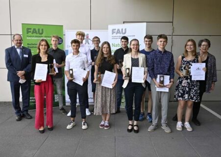 Gruppenbild der Preisträgerinnen und Preisträger 2022