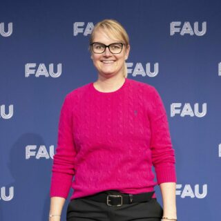 Zum Artikel "PD Dr. habil. Lisa Bäumer erhält Emmy-Noether-Habilitationspreis der Naturwissenschaftlichen Fakultät"