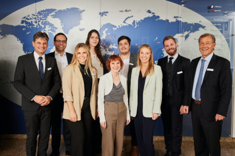 Preisverleihung der Staedtlerstiftung (von links nach rechts): Prof. Dr. Joachim Hornegger (Präsident der Friedrich-Alexander-Universität Erlangen-Nürnberg), Dr. Alexander Spieske, Dr. Nadine Rücker, Dr. Janine Utz, Dr. Janina Stürner-Siovitz, Dr. Bryan Shirley, Dr. Sandra Kretschmer, Dr. Lukas Münster, Wilhelm R. Wessels (Vorsitzender der STAEDTLER-Stiftung). (Bild: STAEDLER-Stiftung/Dominik Kestler)