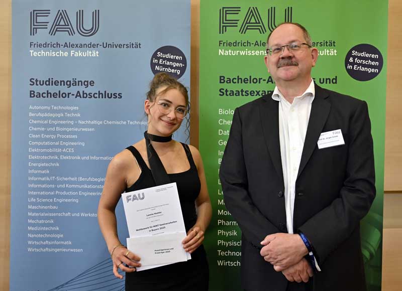 3. Platz Chemie Leonie Hiehler und Prof. Dr. Jürgen Schatz (Foto: Harald Sippel / FAU)