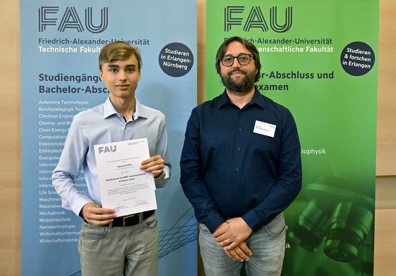Samuel Schier und Prof. Dr. Berges (Foto: Harald Sippel / FAU)