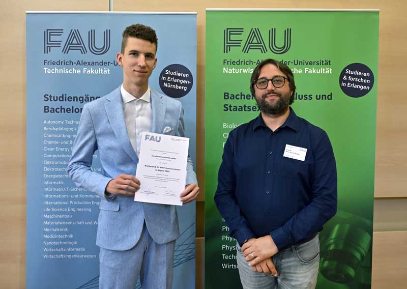 Constantin Aschenbrenner und Prof. Dr. Berges (Foto: Harald Sippel / FAU)