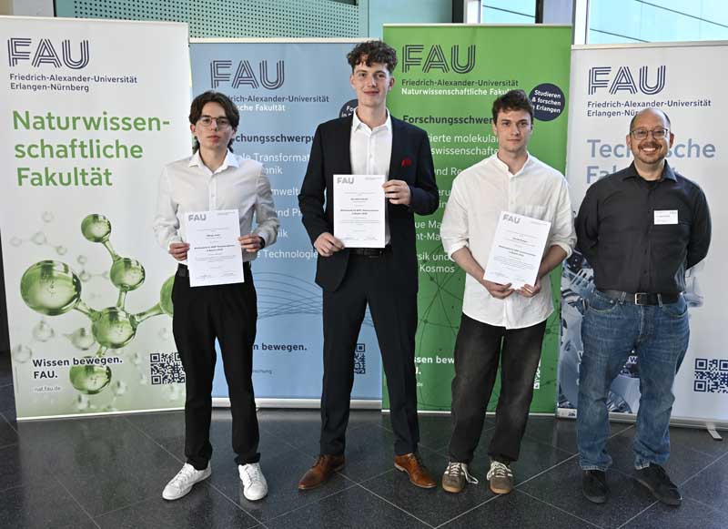 Von links nach rechts: Mihajlo Antic, Benedikt Schmitt, Nicolas Krieger und Dr. Johannes Hild